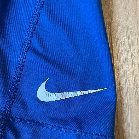 Nike Women’s Blue Compression Training Shorts Size M - Picture 4 of 5